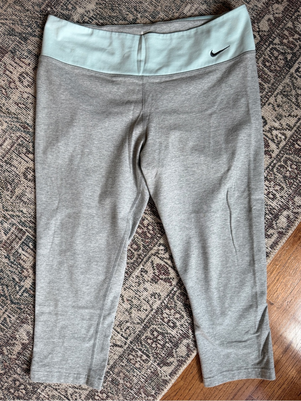 Nike Dri-FIT Women’s Gray Capri Leggings Blue Waistband Size L